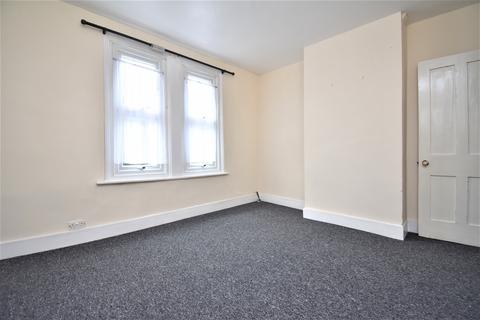 2 bedroom terraced house to rent, Holcombe Road Rochester ME1