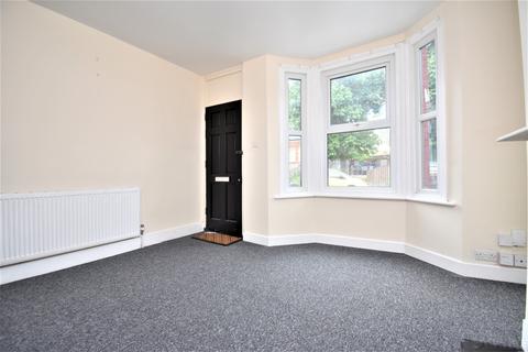2 bedroom terraced house to rent, Holcombe Road Rochester ME1