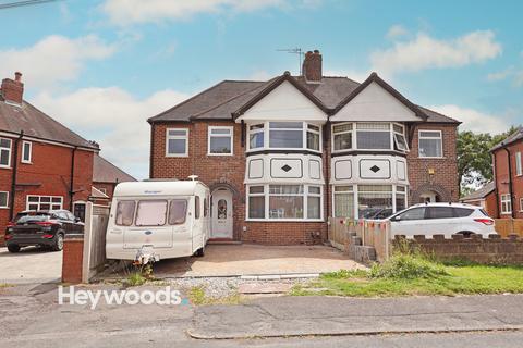 4 bedroom semi-detached house for sale, Lincoln Avenue, Clayton, Newcastle-under-Lyme