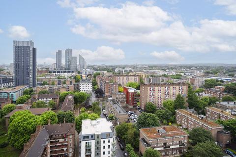 1 bedroom flat for sale, Thaxted Court, Murray Grove, Old Street, London, N1