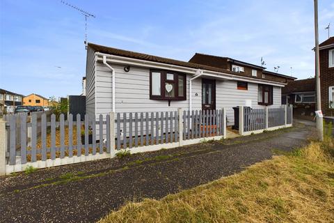 2 bedroom bungalow for sale, Crown Avenue, Pitsea, Basildon, Essex, SS13