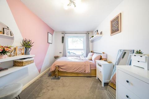 3 Flanders Crescent, London, SW17 9JA