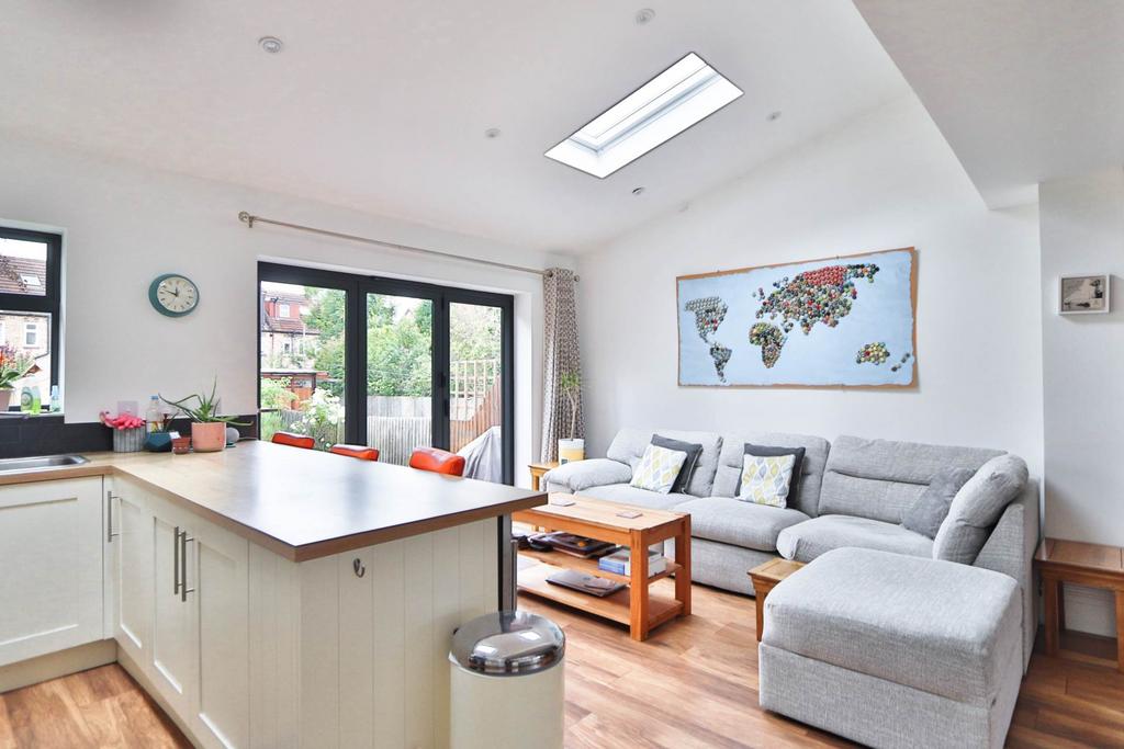 Belmont Avenue, New Malden 3 bed end of terrace house to rent £2,950