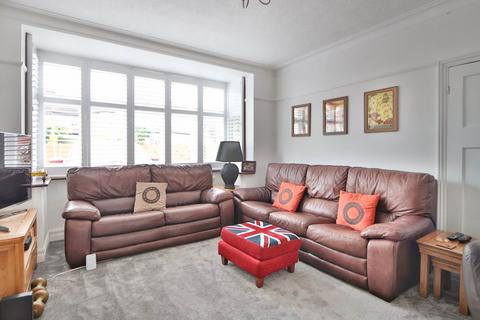 3 bedroom end of terrace house to rent, Belmont Avenue, New Malden