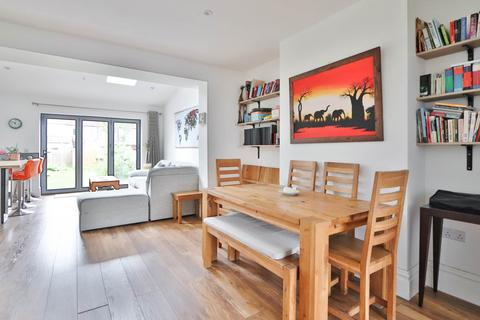 3 bedroom end of terrace house to rent, Belmont Avenue, New Malden