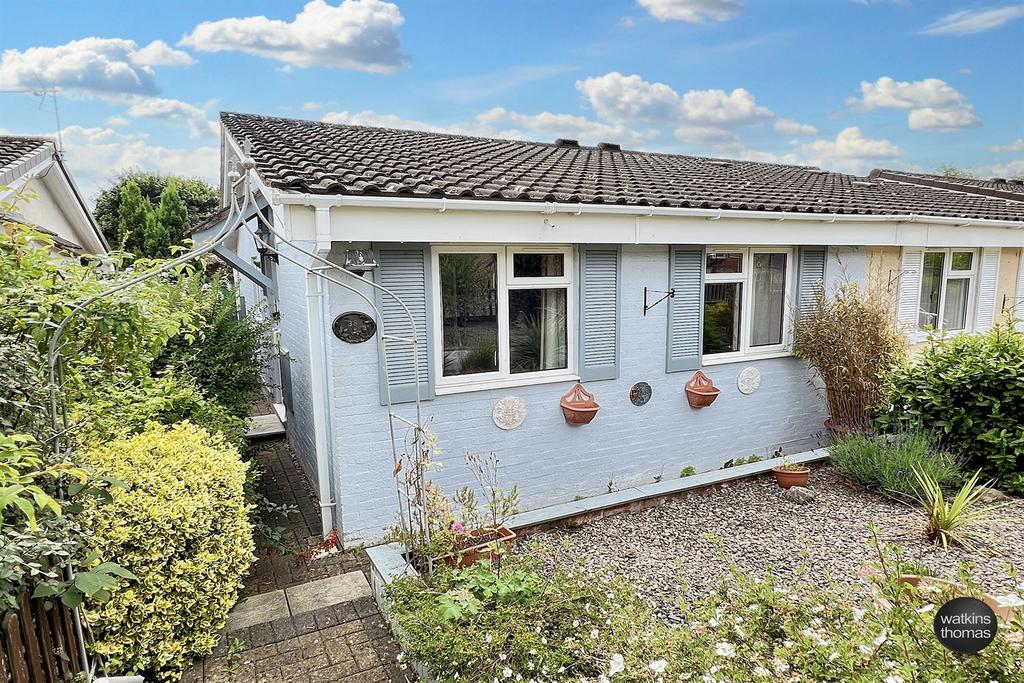 Kempton Avenue, Bobblestock... 2 bed semidetached bungalow for sale