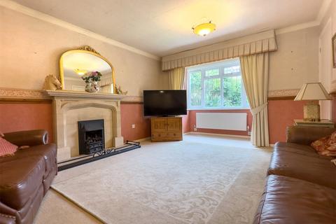 5 bedroom detached house for sale, Valence Crescent, Witney, Oxfordshire, OX28