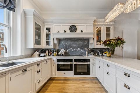 3 bedroom penthouse for sale, Stafford Terrace, Kensington, London