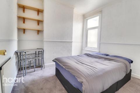 undefined, Lenham Road, Thornton heath