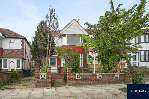 3 bedroom end of terrace house for sale, Coniston Avenue, Perivale, Middlesex, UB6