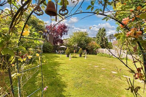 5 bedroom detached house for sale, Benbow Road, Thetford