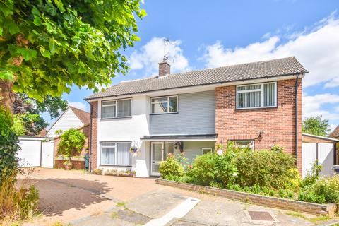 4 bedroom detached house for sale, Bawn Close, Braintree