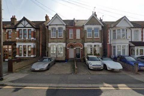2 bedroom flat to rent, Ilford, IG1
