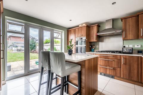 57 Hawkins Road, Exeter, EX1 3UW