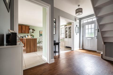 57 Hawkins Road, Exeter, EX1 3UW