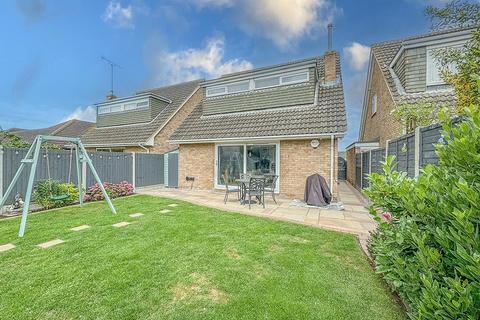 3 bedroom link detached house for sale, Royal Close, Rochford