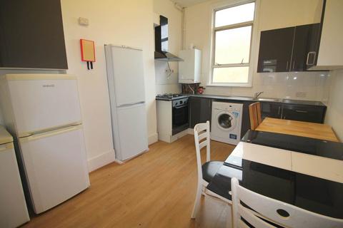 House share to rent, Churchfield Road, Acton