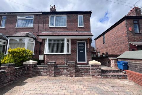 2 bedroom semi-detached house to rent, Stoke-on-Trent ST4