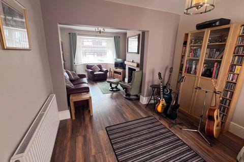 2 bedroom semi-detached house to rent, Stoke-on-Trent ST4