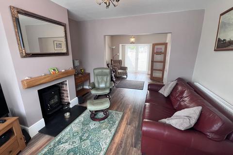 2 bedroom semi-detached house to rent, Stoke-on-Trent ST4