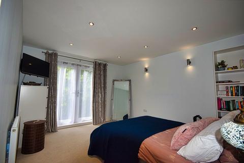 2 bedroom apartment to rent, Drayton Court, Birmingham B14