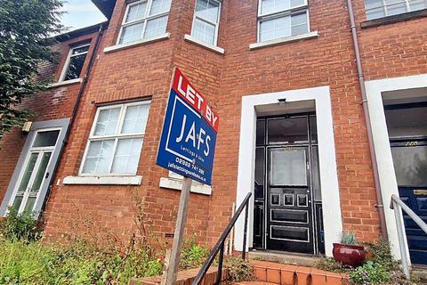 3 bedroom apartment to rent, Newport Road, Cardiff CF24