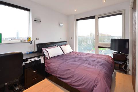 3 bedroom flat to rent, Theatro Tower, Greenwich, London, SE8