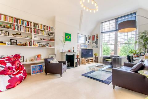 3 bedroom flat to rent, Compayne Gardens, South Hampstead, London, NW6