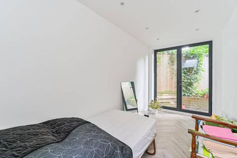 2 bedroom flat for sale, Fairview Road, Norbury, LONDON, SW16