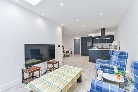 2 bedroom flat for sale, Fairview Road, Norbury, LONDON, SW16