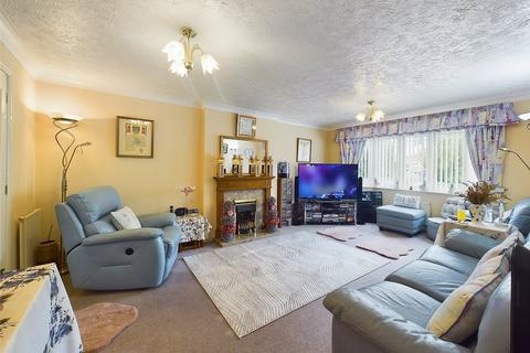 4 bedroom detached house for sale, Trinity Road, Abbeymead, Gloucester, Gloucestershire, GL4