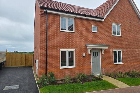 2 bedroom semi-detached house for sale, Squirrel Close, Stowmarket