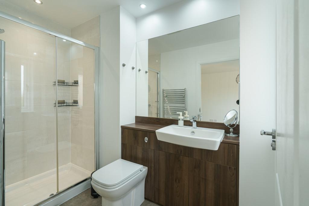 3. Bedroom 1 ensuite