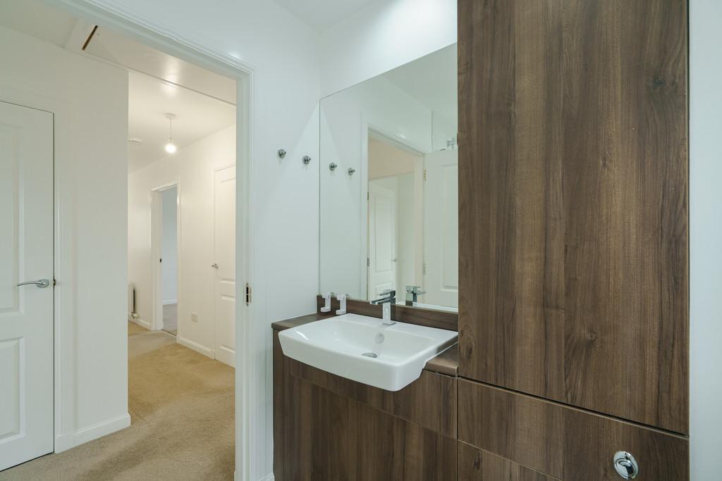12. Bathroom angle 3