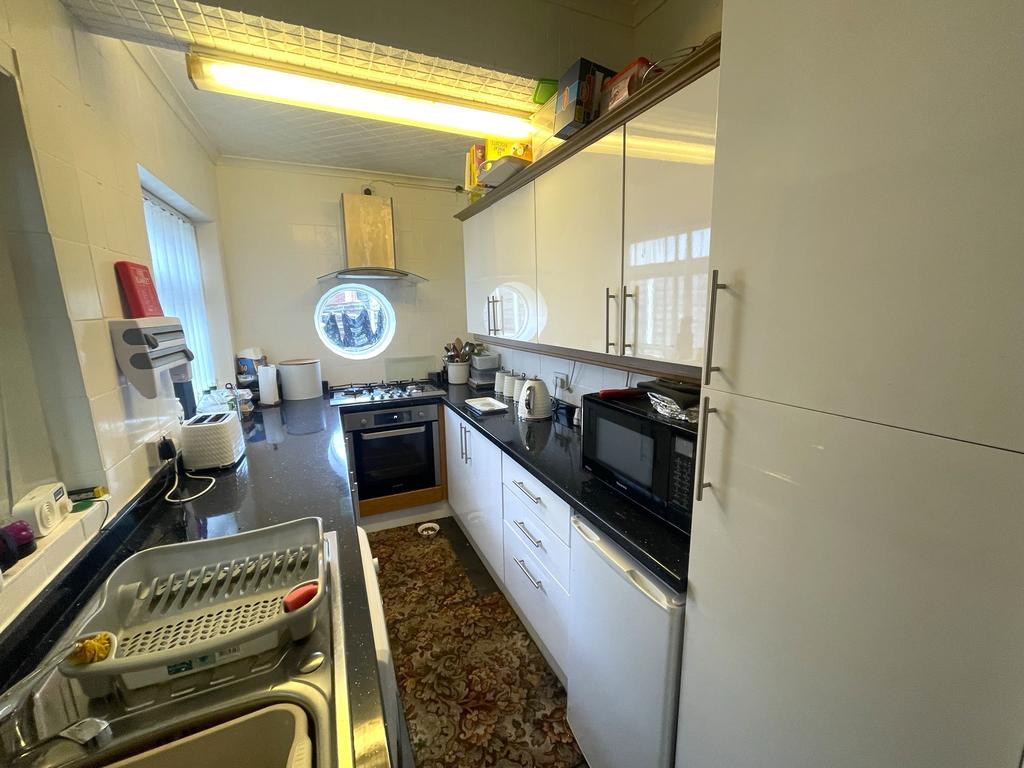 Kitchen 1.jpeg