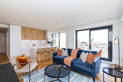 2 bedroom apartment to rent, St James Place, Edinburgh, Midlothian
