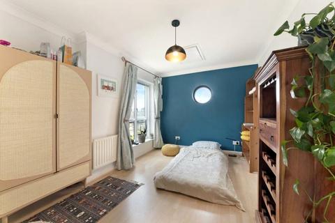 2 bedroom flat to rent, Charlotte House, 9 Fairfax Mews, London