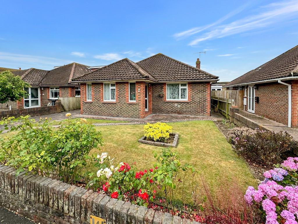 Kingston Way, ShorehambySea BN43 3 bed detached bungalow for sale £