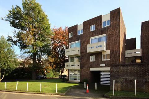 10 Beech Vale, Woking, GU22 7NS