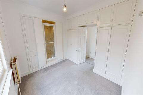 2 bedroom terraced house to rent, Ellesmere Road, London, E3