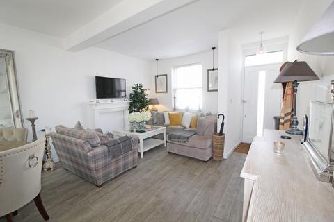 2 bedroom end of terrace house to rent, Iestynian Avenue, Pontcanna, Cardiff