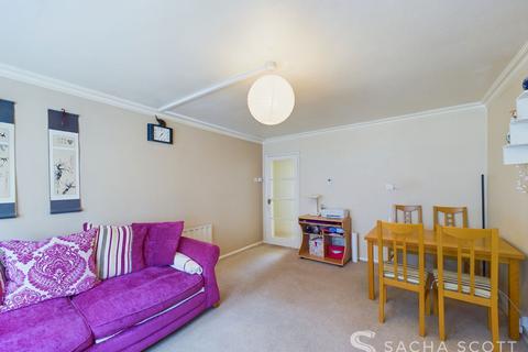 2 bedroom flat for sale, Lancaster Court, Banstead, SM7