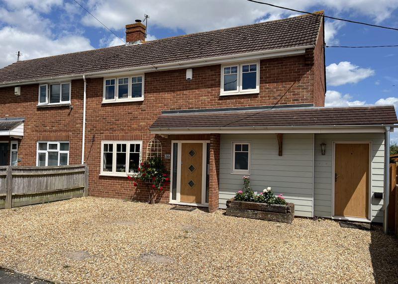 Coulings Close, East Hendred 3 bed semi-detached house for sale - £370,000