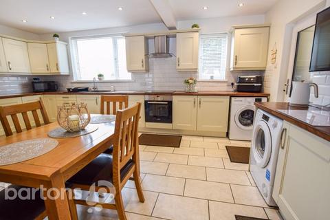 3 bedroom semi-detached house for sale, Haywood Close, East Herringthorpe