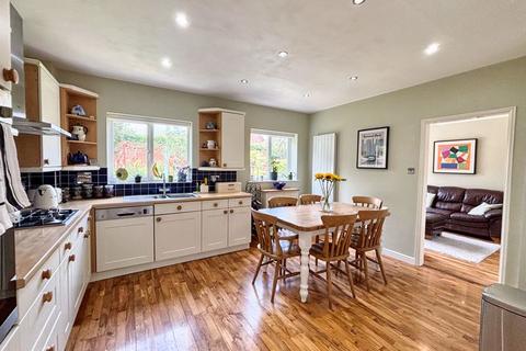 4 bedroom detached house for sale, 31 Llwyn Glas, Broadlands, Bridgend CF315AH