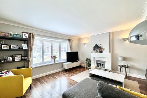32 Grosvenor Close, Sutton Coldfield, B75 6RS
