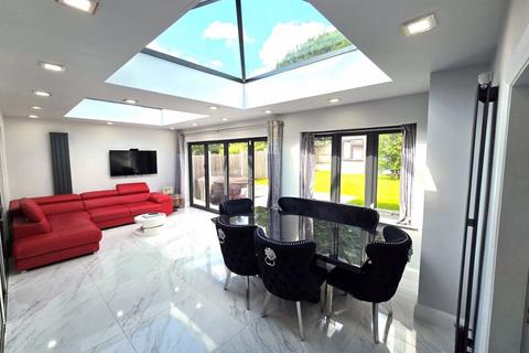 48 Hillside Road, Sutton Coldfield, B74 4DQ