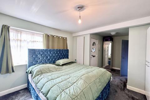 48 Hillside Road, Sutton Coldfield, B74 4DQ