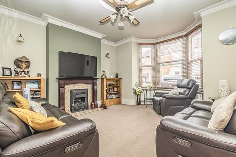 4 bedroom end of terrace house for sale, Chitty Road, Southsea