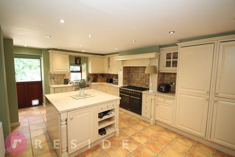 2 bedroom cottage for sale, Greenfield Lane, Rochdale OL16